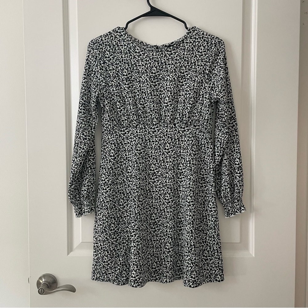 Girls Art Class Target Brand White Dress Black Flowers Size L 10/12